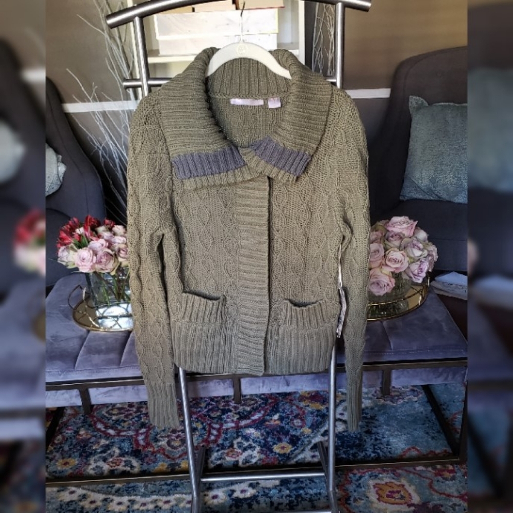 Snap Front Cardigan Size M